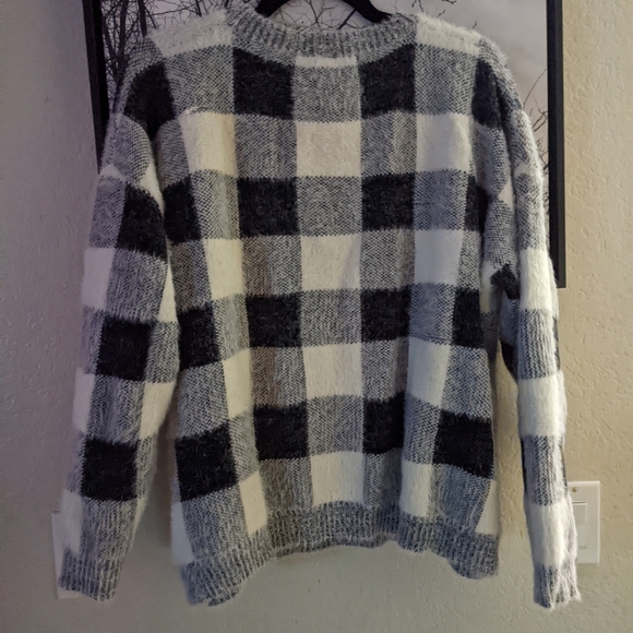 🐓PLAID SWEATER - Nordstrom OTR- SIZE XL🐓 - Picture 2 of 3
